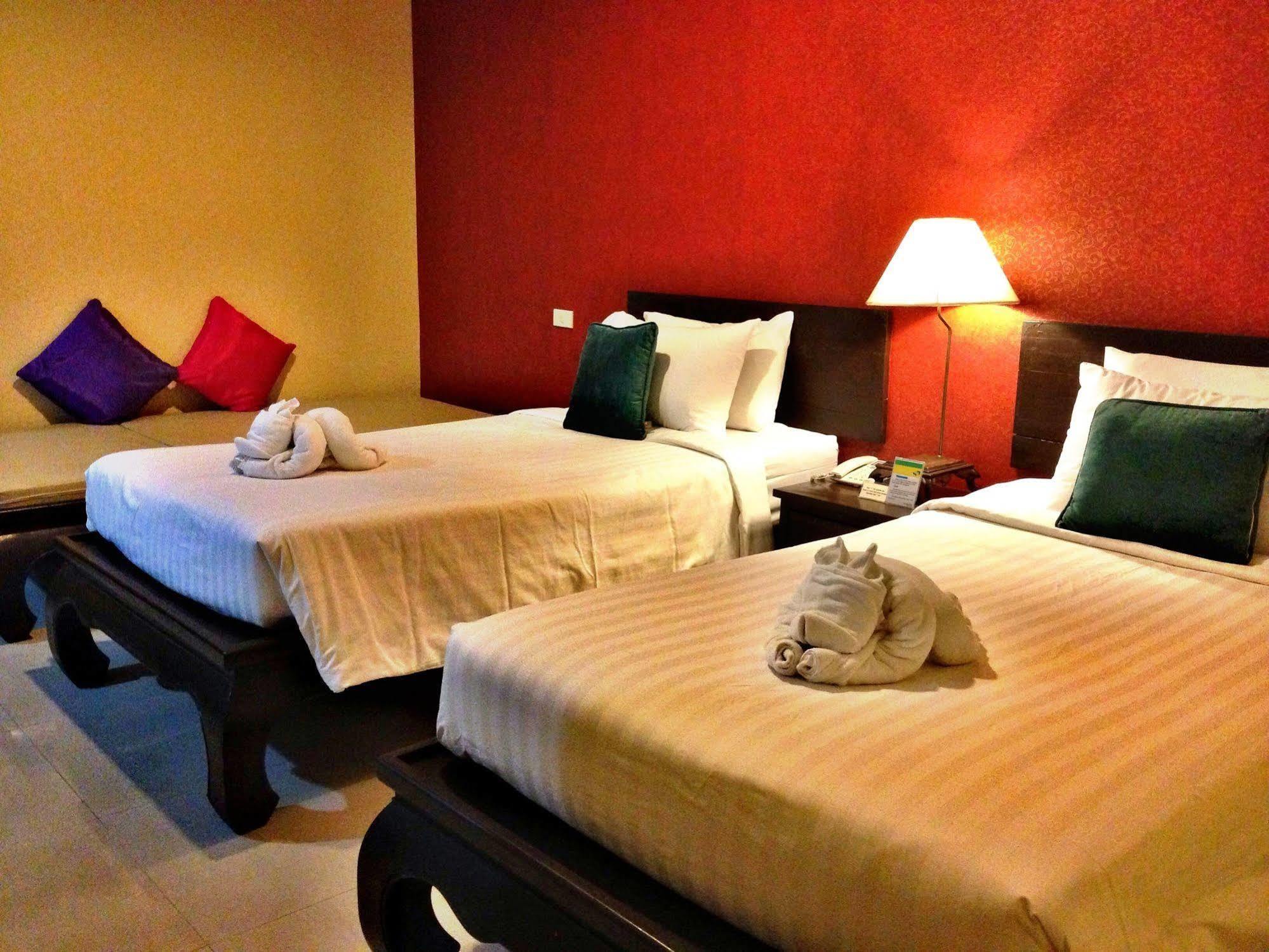 Na Thapae Hotel Chiang Mai Buitenkant foto