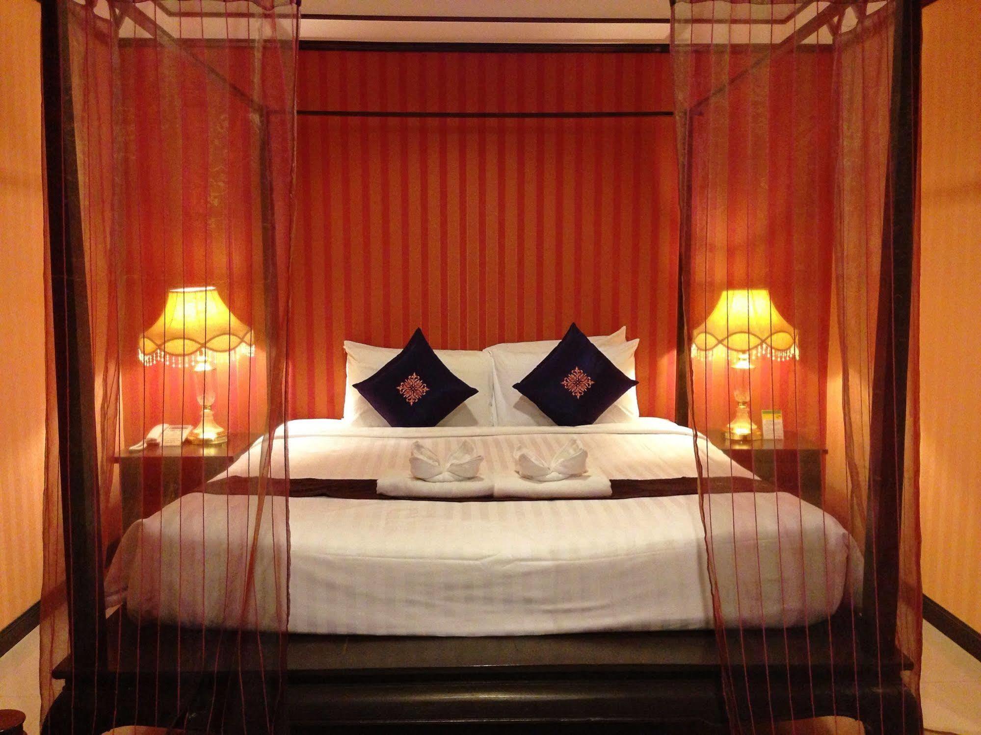 Na Thapae Hotel Chiang Mai Buitenkant foto